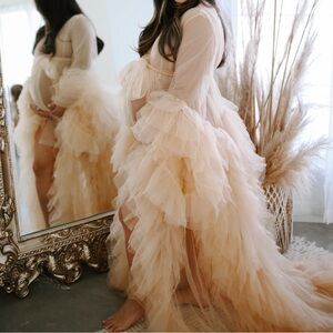 NWT,Small, Medium Kelaixiang Tulle Bridal or maternity Dressing Gown Photoshoot